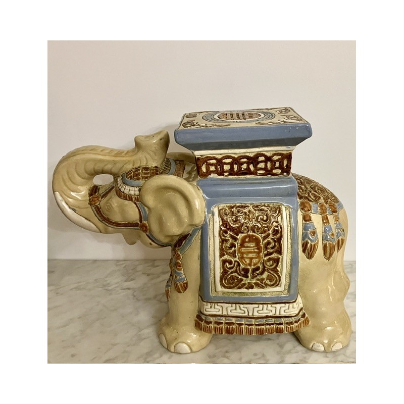 Éléphant en faïence 46 x 36 cm