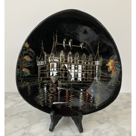 Assiette émaux de Longwy numérotée «   Azay Le Rideau » d 27 cm décor main