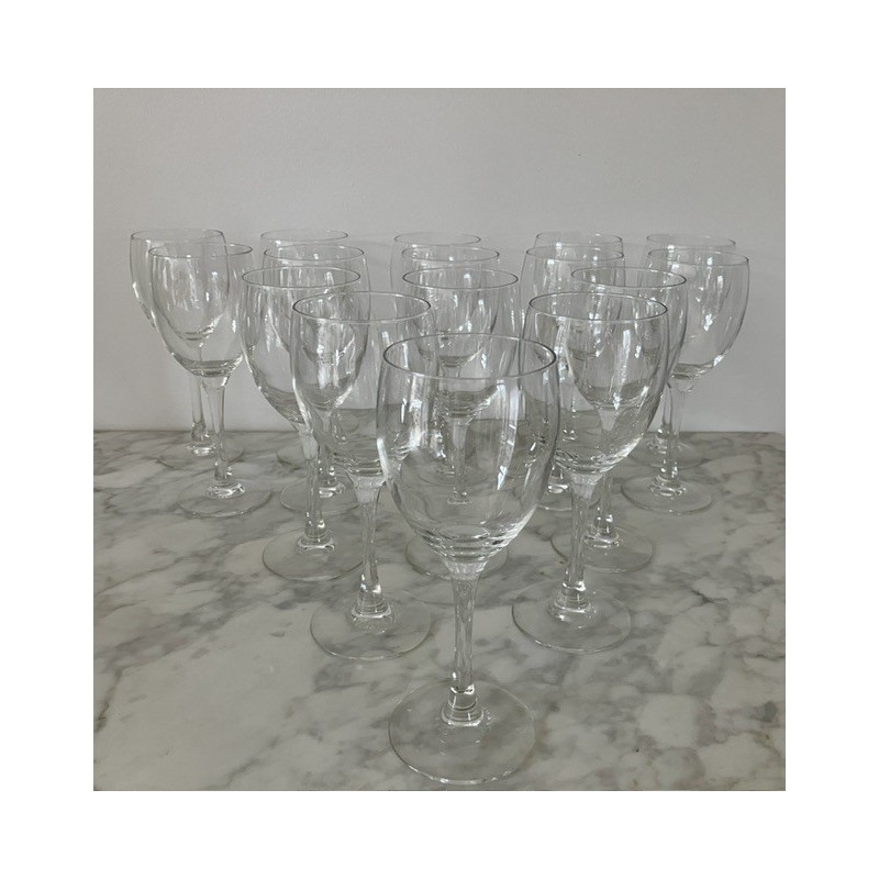 16 verres à vin h 17 cm